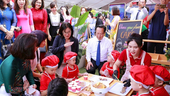 សូមឱ្យ "សាលារីករាយ" មិនមែនគ្រាន់តែជាពាក្យស្លោកក្នុងឆ្នាំសិក្សាថ្មីនោះទេ។