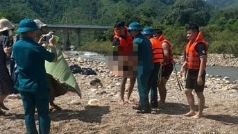 Đà Nẵng: Hai sinh viên đuối nước thương tâm khi lội suối