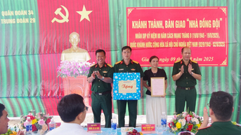 កងវរសេនាធំព័ត៌មានលេខ២៩ ប្រគល់ផ្ទះ៥ខ្នងជូនយោធិនក្នុងស្ថានភាពលំបាក