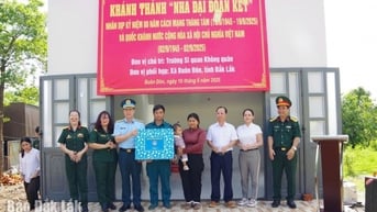 Khánh thành nhà Đại đoàn kết tại xã Buôn Đôn