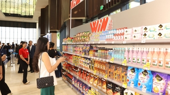 Cổ phiếu tỉ phú Nguyễn Đăng Quang tím lịm, góp phần đưa VN-Index lần đầu chạm 1.600điểm