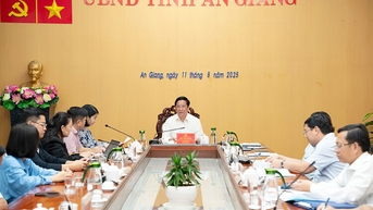 សាជីវកម្ម Vingroup ធ្វើការជាមួយគណៈកម្មាធិការប្រជាជនខេត្ត An Giang លើការកសាងគម្រោងផ្លាស់ប្តូរបៃតង
