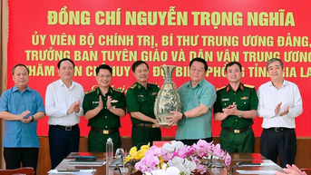 Trưởng Ban Tuyên giáo và Dân vận Trung ương Nguyễn Trọng Nghĩa làm việc với Ban Chỉ huy Bộ đội Biên phòng tỉnh Gia Lai
