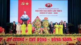 Chủ tịch UBND tỉnh Lê Hải Hòa dự và chỉ đạo Đại hội đại biểu Đảng bộ phường Nùng Trí Cao lần thứ I