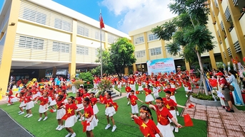 'យុទ្ធសាស្រ្ត' ដើម្បីគ្រប់គ្រងសាលាមត្តេយ្យជាង 5,000 នៅក្នុងទីក្រុងធំ