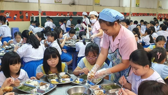 ឆ្នាំសិក្សា 2025-2026៖ ទីក្រុងហាណូយជួយឧបត្ថម្ភអាហារពេលព្រឹកដល់សិស្សបឋមសិក្សា