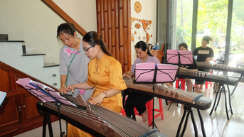 Gieo tiếng đàn cổ tranh trên đất Võ