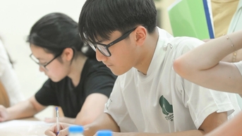 Xếp lớp theo từng môn học lựa chọn, tiếp tục dạy tích hợp 'theo điều kiện'