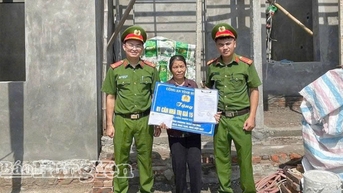 Công an tỉnh Hưng Yên hỗ trợ 100 triệu đồng xây nhà cho hộ có hoàn cảnh khó khăn tại xã Xuân Trúc
