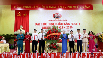 អនុលេខាគណៈកម្មាធិការបក្សខេត្ត Le Thi Kim Dung៖ ខិតខំកសាង Yen Son ទៅជាឃុំអភិវឌ្ឍន៍កំពូលក្នុងខេត្ត។