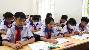 Lãnh đạo Sở Giáo dục và Đào tạo Khánh Hòa nói gì về quy định thống nhất đồng phục học sinh?