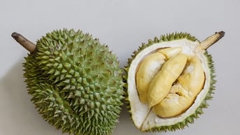 Giá sầu riêng hôm nay 13/8: Sầu Thái nhích nhẹ