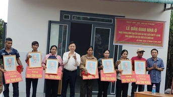 ឃុំ Cu Pong បញ្ចប់កម្មវិធីលុបបំបាត់ផ្ទះបណ្តោះអាសន្ន និងខូច