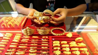 តម្លៃមាសទទួលបានអត្ថប្រយោជន៍ពីការរំពឹងទុកនៃការកាត់បន្ថយអត្រា Fed