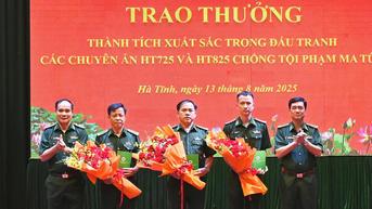 Trao thưởng các đơn vị phá hai chuyên án ma túy lớn ở Hà Tĩnh