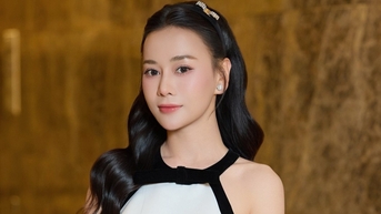 배우 푸옹 오안: 지금은 말을 더듬는 경우가 많은데, 아마 출산의 영향인 것 같아요.