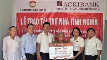 Agribank Chi nhánh Thăng Bình bàn giao 2 nhà tình nghĩa