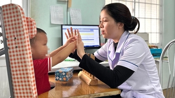 Liệu pháp ngôn ngữ cho trẻ tự kỷ, bại não