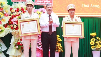 Họp mặt kỷ niệm 80 năm Ngày truyền thống Công an nhân dân