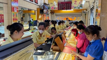 Cập nhật giá vàng ngày 14/8: Giá vàng trong nước và thế giới tăng kỷ lục lên gần 125 triệu