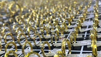 Giá vàng trong nước tăng vọt, tiến dần về mốc 125 triệu đồng/lượng