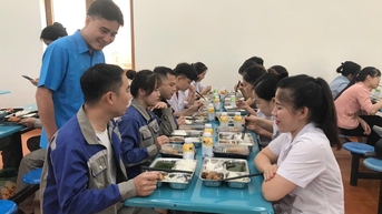 Công ty TNHH Gang thép Tuyên Quang tổ chức “Bữa cơm Công đoàn”