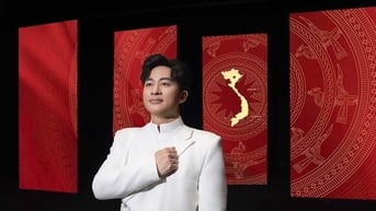 Tùng Dương lại gây sốt với MV “Việt Nam - Tự hào tiếp bước tương lai”