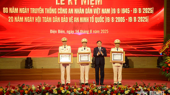 Dien Bien៖ អបអរសាទរខួបលើកទី 80 នៃទិវាសន្តិសុខសាធារណៈរបស់ប្រជាជន