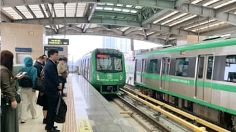 Hà Nội ra mắt hai tuyến du lịch đường sắt
