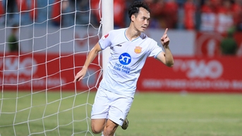 ការវះកាត់របស់ Van Toan បានជោគជ័យ គាត់បានខកខានការប្រកួតជើងទីមួយនៃ V-League និងក្រុមជម្រើសជាតិវៀតណាម