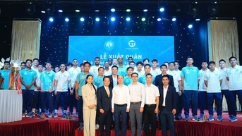 Nam Định xuất quân, HLV Vũ Hồng Việt hứa vô địch V-League