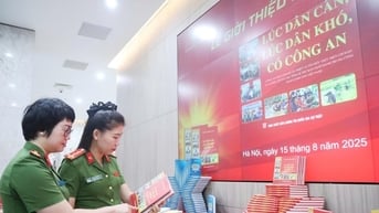 Cuốn sách “Lúc dân cần, lúc dân khó, có Công an”: