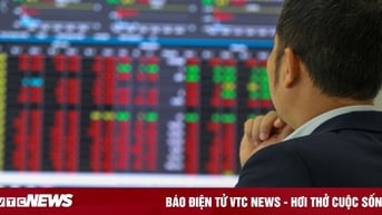 Sắc đỏ bất ngờ lan rộng, VN-Index giảm gần 11 điểm