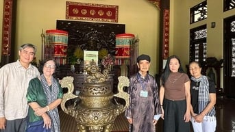 Tác giả, nghệ sĩ TP HCM gặp gỡ người giữ lửa ký ức về Thủ khoa Bùi Hữu Nghĩa