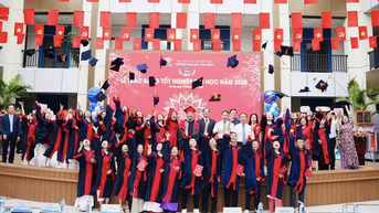 152 bác sĩ y học cổ truyền khóa đầu tiên tốt nghiệp Trường Đại học Hòa Bình