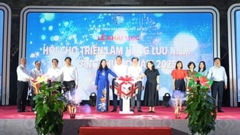 Khai mạc Hội chợ triển lãm hàng lưu niệm, quà tặng Thủ đô năm 2025