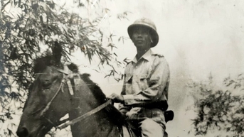 តើនរណាជាឧត្តមសេនីយ៍ទីមួយនៃកងទ័ពប្រជាជនវៀតណាម?