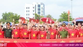 Người dân Hà Tĩnh hưởng ứng sự kiện “Cùng Việt Nam tiến bước”