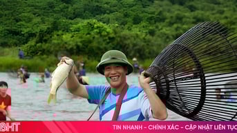 Vui hội đánh cá Vực Rào ở Hà Tĩnh