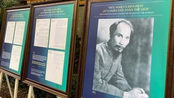 Chùm ảnh: Khu Di tích Chủ tịch Hồ Chí Minh khai mạc các triển lãm, trưng bày chuyên đề trong chuỗi hoạt động kỷ niệm 80 năm Cách mạng Tháng Tám và Quốc khánh 2/9