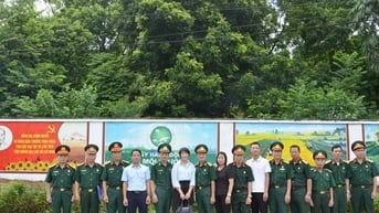 Tùng Thiện: Nhiều công trình, phần việc thi đua lập thành tích chào mừng Đại hội Đảng bộ phường