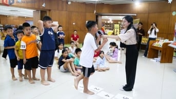 Hoạt động chuyên đề Vui học cùng sách và tiếng Anh