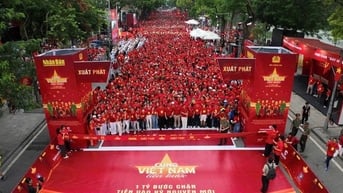 Hơn 1 triệu người cùng đi bộ vì một Việt Nam hùng cường