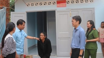 Xã Krông Ana bàn giao 62 căn nhà cho hộ nghèo, hộ cận nghèo