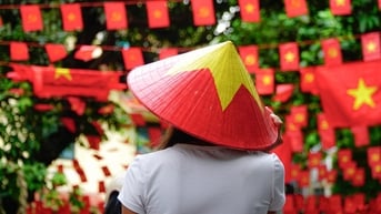 Hà Nội rực đỏ phố phường