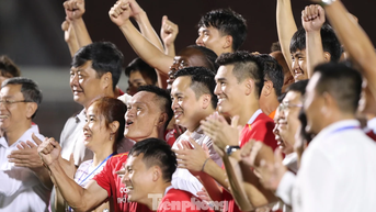 Tiến Linh giúp Công An TPHCM mở tiệc ngay vòng đầu LPBank V.League 1-2025/26