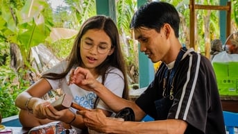 Một lần nhặt củi, cả đời say mê