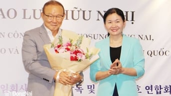 Công ty TNHH Hyosung Đồng Nai và huấn luyện viên Park Hang Seo giao lưu hữu nghị tại Đồng Nai