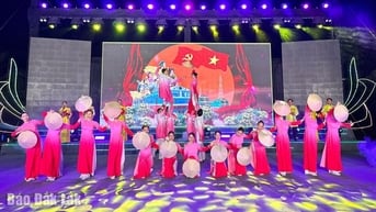 Sâu lắng, xúc động chương trình “Những câu thơ viết nên hình đất nước”