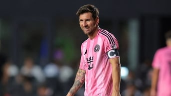 Messi có hành động cực lạ gây lo lắng, điều gì đã xảy ra?